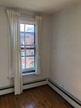 204 Wooster St, Unit Third Floor in New Haven, CT - Foto de edificio - Building Photo
