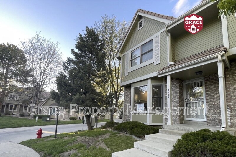 2351 Ranch Dr in Westminster, CO - Building Photo