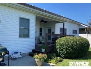 2702 Johnathan Pl in Springfield, IL - Building Photo - Building Photo