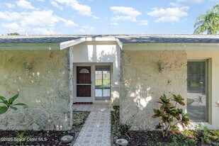 261 Edgewater Ave SE in Palm Bay, FL - Building Photo