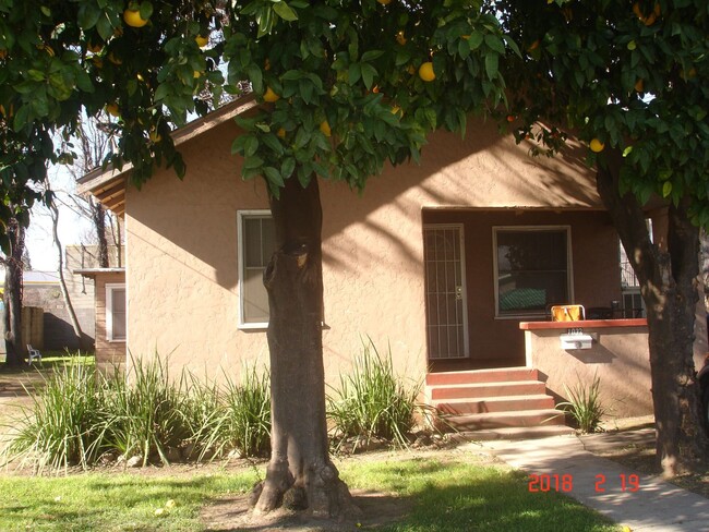 1032 W 2nd St in Chico, CA - Foto de edificio - Building Photo