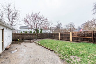 415 W Ridgeland Ave in Waukegan, IL - Building Photo - Building Photo