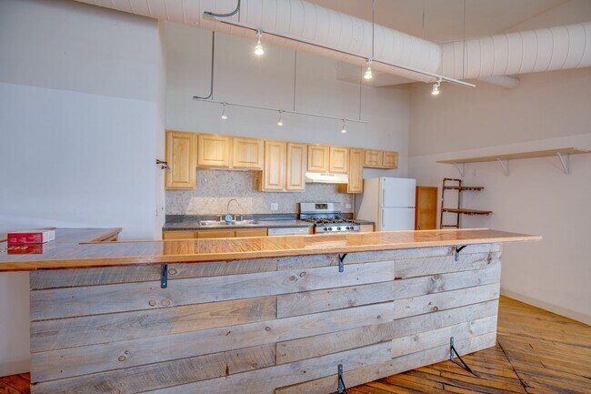1272 N Milwaukee Ave in Chicago, IL - Building Photo - Building Photo