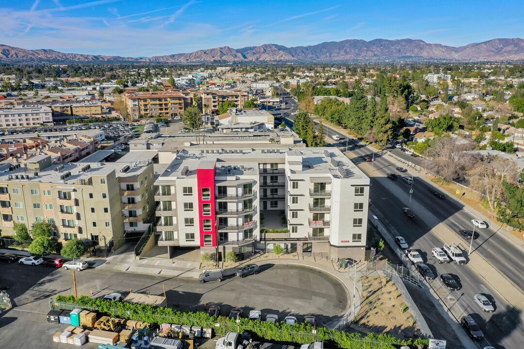 15309 Cabrito Rd in Los Angeles, CA - Building Photo