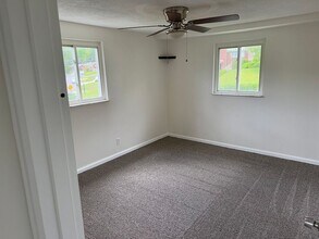 3548 Brinway Dr in West Mifflin, PA - Building Photo - Building Photo