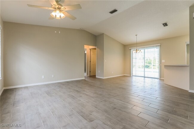 12213 Strett Ave in Port Charlotte, FL - Foto de edificio - Building Photo