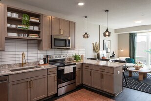 Flats on 94 in St. Paul, MN - Building Photo