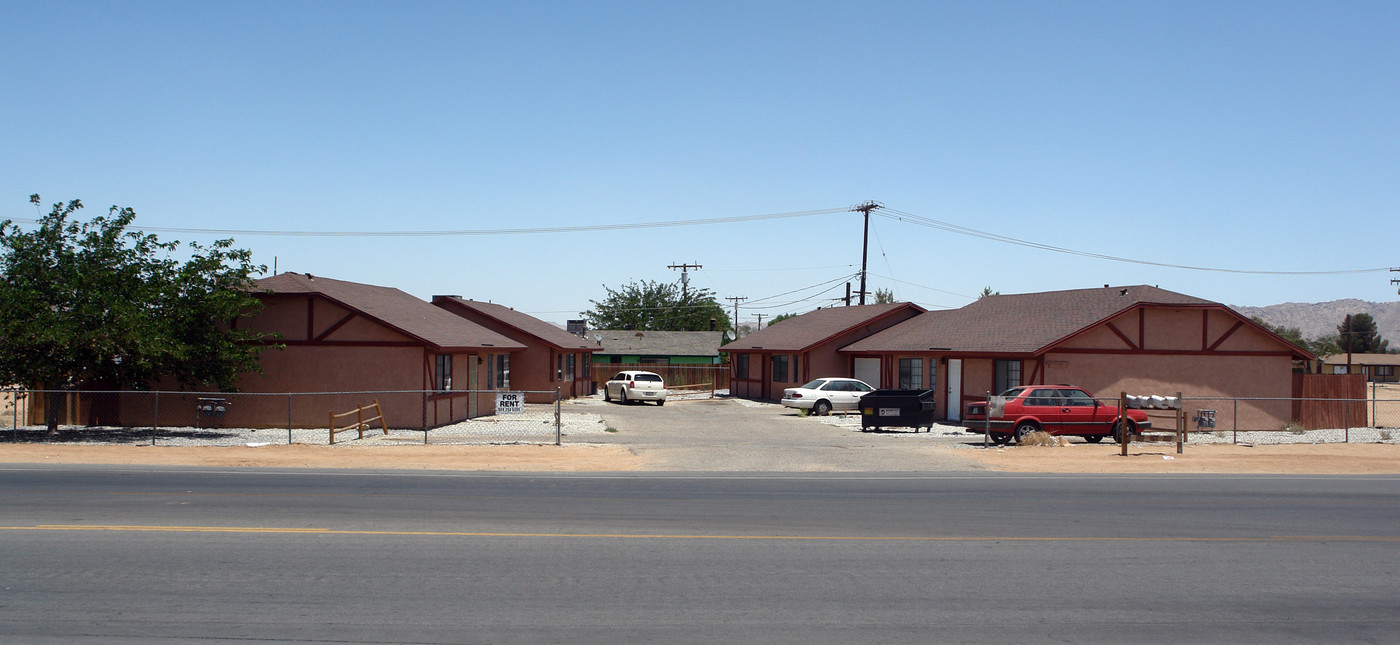 20170 Thunderbird Rd in Apple Valley, CA - Building Photo