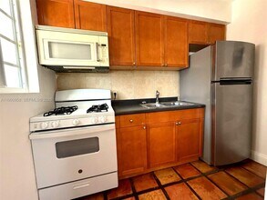 609 76th St in Miami Beach, FL - Building Photo - Building Photo