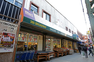 385 Broadway in Brooklyn, NY - Foto de edificio - Building Photo