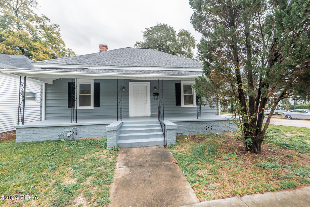 292 Cleveland Ave in Macon, GA - Building Photo