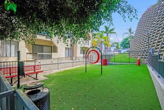 Marbrisa in Long Beach, CA - Foto de edificio - Building Photo