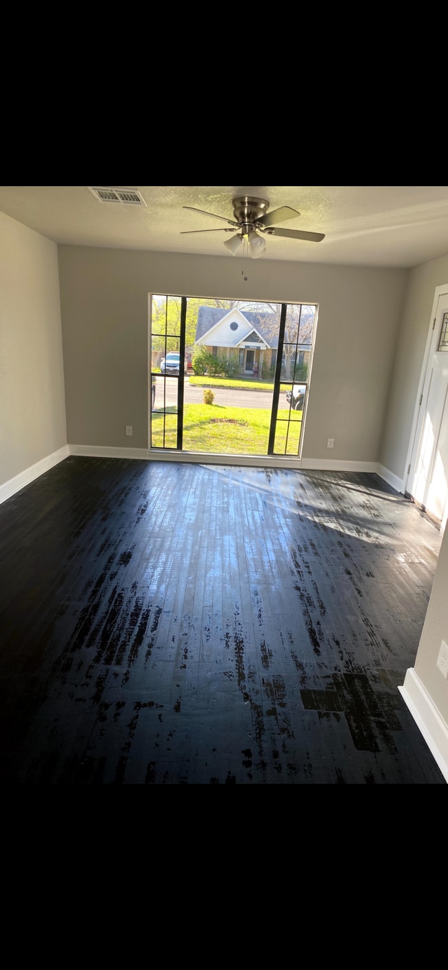 3617 Sanger Ave in Waco, TX - Foto de edificio - Building Photo