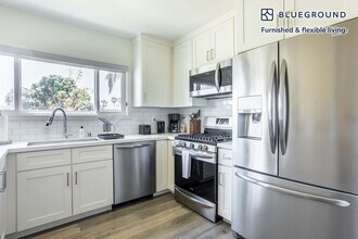 312 Calle Miramar in Redondo Beach, CA - Foto de edificio - Building Photo