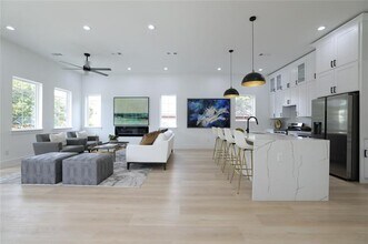 326 N Patton Ave in Dallas, TX - Building Photo - Building Photo