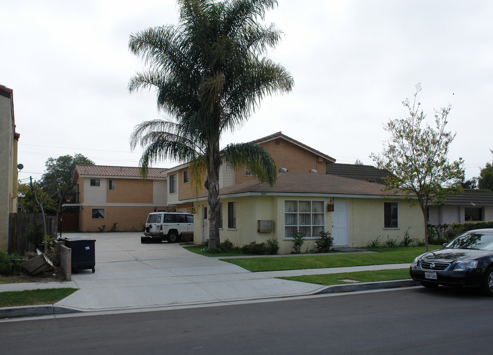 7822 Speer Ave in Huntington Beach, CA - Building Photo