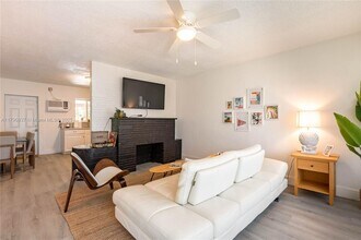 22 SE 13th Terrace in Dania Beach, FL - Building Photo - Building Photo