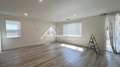 3718 Nuestra Ave in Sacramento, CA - Building Photo - Building Photo