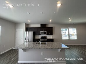 980 Highland Trce Dr in Graham, NC - Building Photo - Building Photo