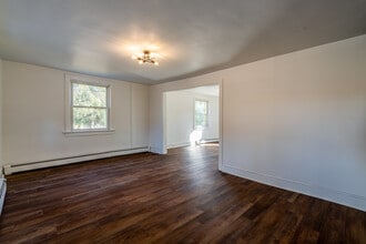 1096 W Penn Grant Rd in Willow Street, PA - Building Photo - Building Photo