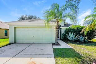 10457 Hunters Haven Blvd in Riverview, FL - Building Photo