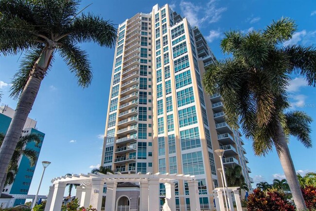 400 Beach Dr NE in St. Petersburg, FL - Building Photo - Building Photo