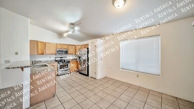 2252 W Silver River Way, Unit 4306 in Tucson, AZ - Building Photo - Building Photo