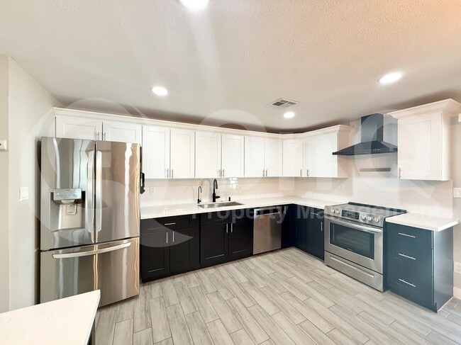 13214 N 42nd St in Phoenix, AZ - Building Photo - Building Photo