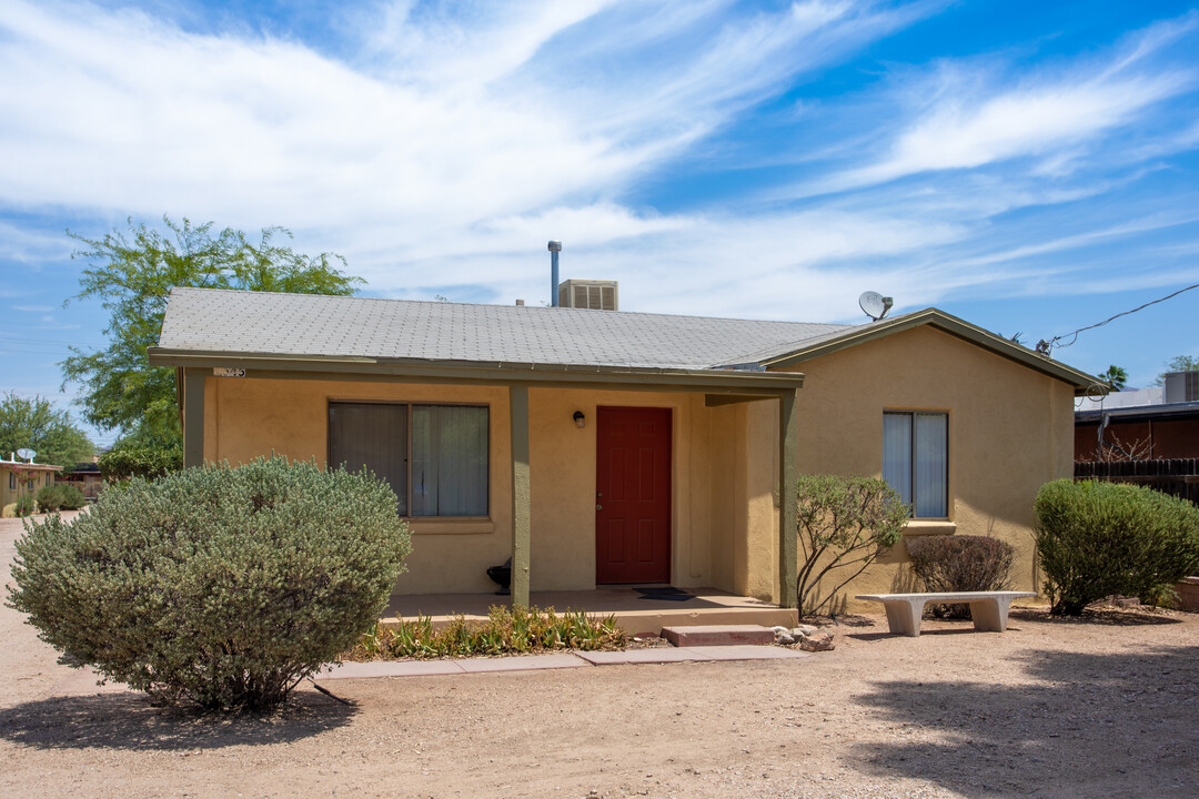 1631-1645 E Hedrick Dr in Tucson, AZ - Foto de edificio