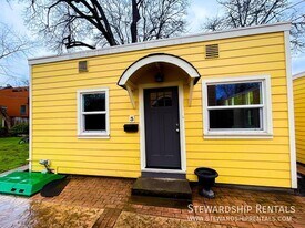 2024 Emerald St in Eugene, OR - Building Photo