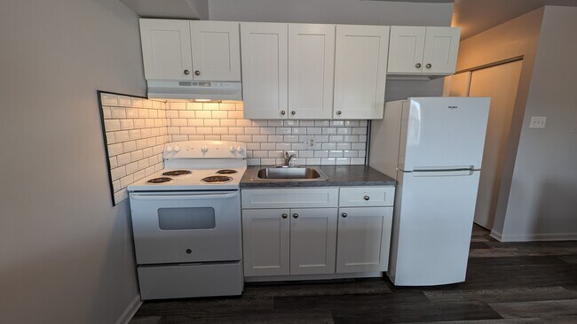 2324 S 23rd St, Unit Apt B in Philadelphia, PA - Building Photo - Building Photo