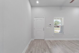 8060 Graves Rd in Pensacola, FL - Building Photo - Building Photo