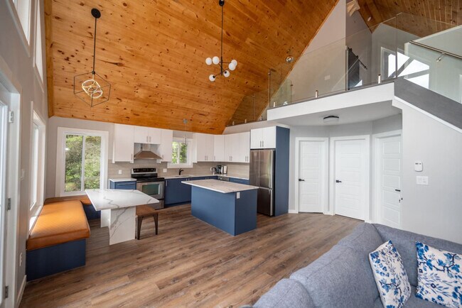 829 Chem. de la Chute in Pontiac, QC - Building Photo - Building Photo