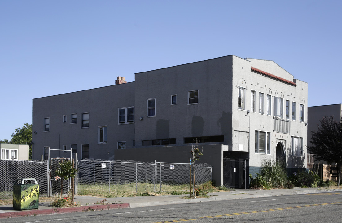 2915 Martin Luther King Way in Oakland, CA - Building Photo