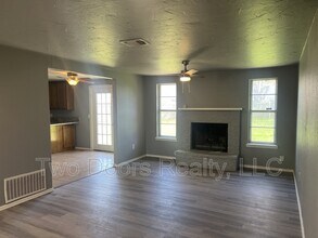 1101 Teal Pl in Edmond, OK - Building Photo - Building Photo