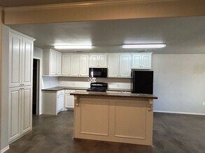 3211 108th St in Lubbock, TX - Building Photo - Building Photo