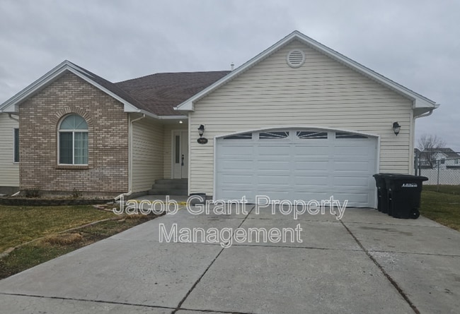 property at 3030 Devonwood Dr