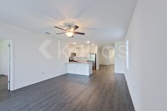 31913 Katelin Cir in Leesburg, FL - Building Photo - Building Photo