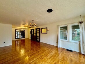 703 S Rankin St in Edmond, OK - Building Photo - Building Photo