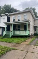255 W 5th St in Oswego, NY - Building Photo