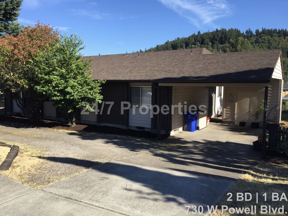 720 W Powell Blvd in Gresham, OR - Building Photo