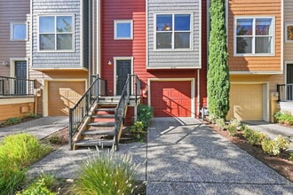 2141 NE Cadbury Ave in Beaverton, OR - Building Photo - Building Photo