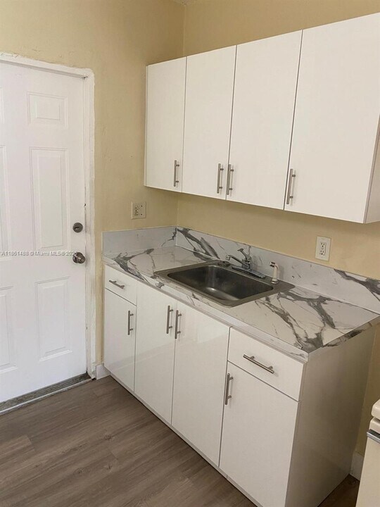 1111 SW 2nd St in Homestead, FL - Building Photo