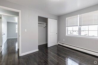 72 Folly Brook Blvd in Wethersfield, CT - Building Photo - Building Photo