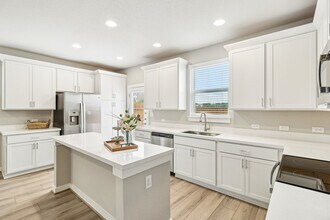 Solstice Springs - Townhomes for Rent in New Braunfels, TX - Building Photo - Building Photo