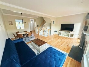 45537 Lake Haven Ter in Sterling, VA - Foto de edificio - Building Photo