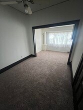 406 E 1st St in Newton, KS - Building Photo - Building Photo