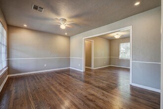 1824 Andover Ct in The Village, OK - Building Photo - Building Photo