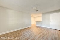 5102 Lyndhurst Dr photo'