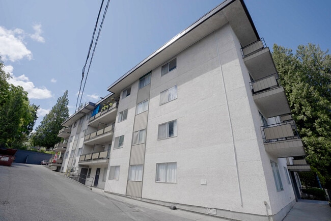 Irene in Abbotsford, BC - Building Photo - Building Photo